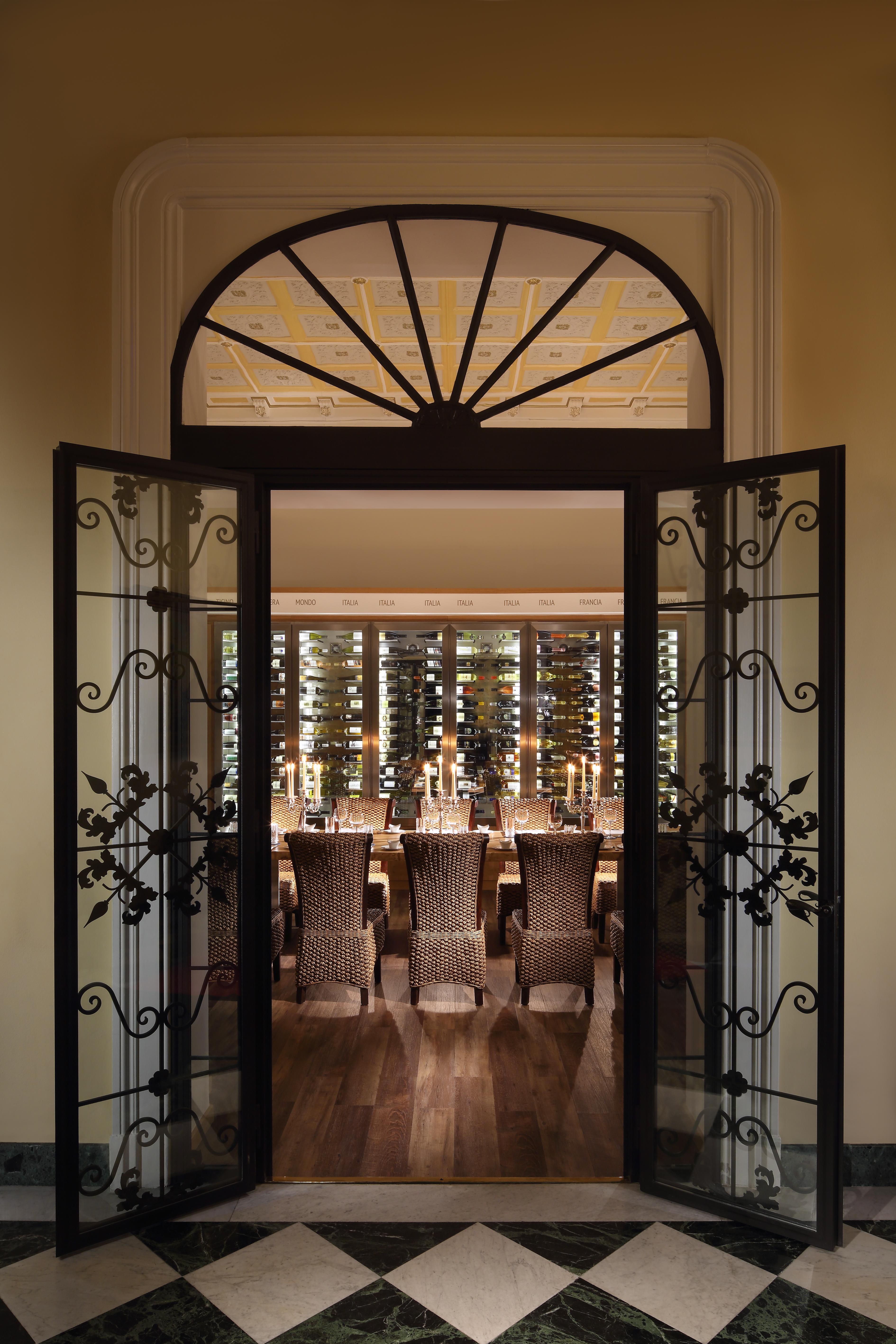 โรงแรมสเปลนดิด รอยัล ลูกาโน ภายนอก รูปภาพ Wine Bar