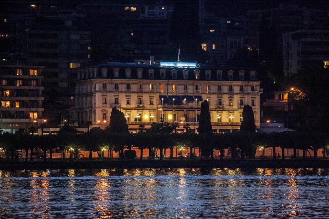 โรงแรมสเปลนดิด รอยัล ลูกาโน ภายนอก รูปภาพ The hotel at night